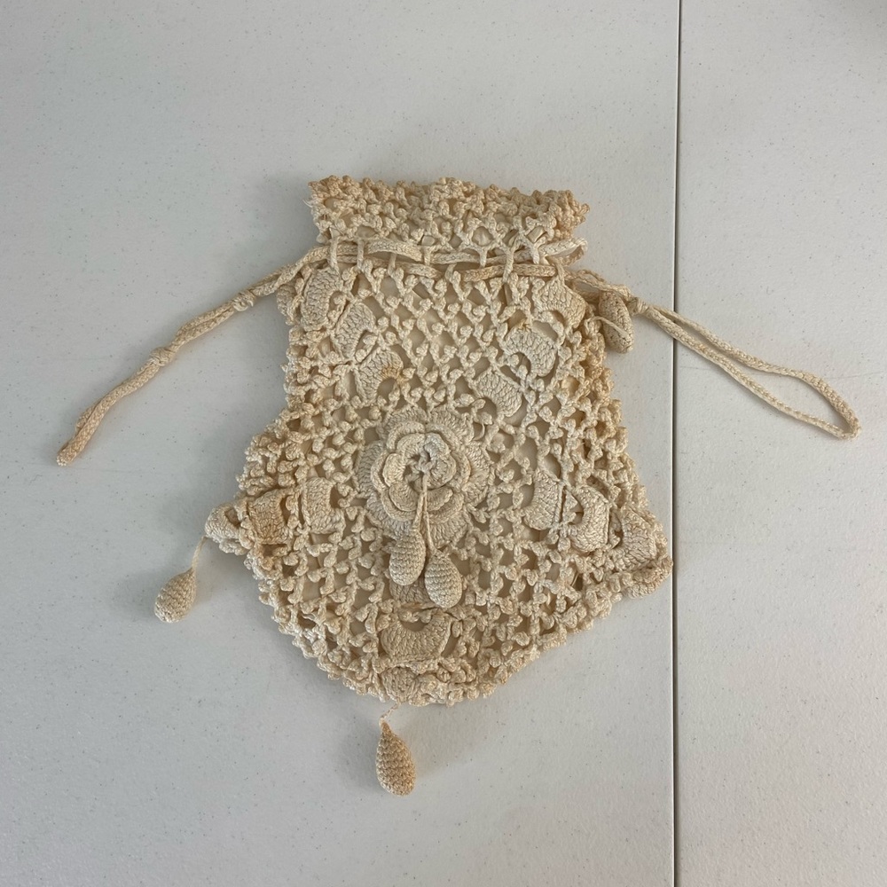 Vintage cream cotton crochet drawstring sinched closure reticule handbag